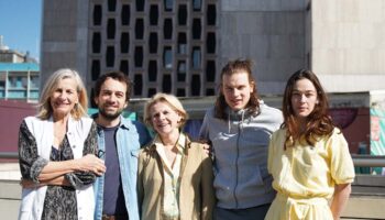« Le Message » de Réjane Kerdaffrec ou la lutte de l’amour contre les porteurs de mort. - Critique sortie Avignon / 2025 Avignon Avignon Off. Théâtre des Barriques
