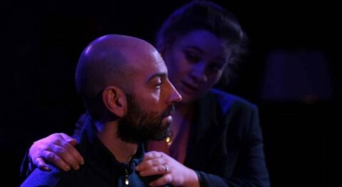 Clémence Baron reprend ses « Enfants du diable », au cœur des orphelinats sous Ceaușescu. - Critique sortie Avignon / 2025 Avignon Avignon Off. Théâtre de L’Oriflamme