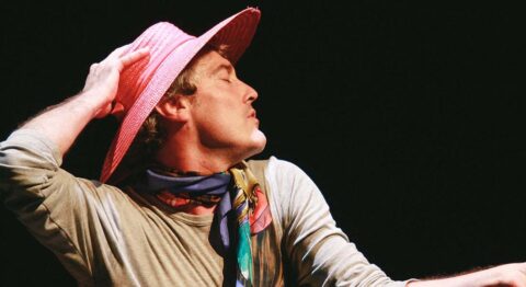 « Les garçons et Guillaume, à table ! » mise en scène vibrante par Patrice Mincke du texte de Guillaume Gallienne. - Critique sortie Avignon / 2025 Avignon Avignon Off. Théâtre des Gémeaux