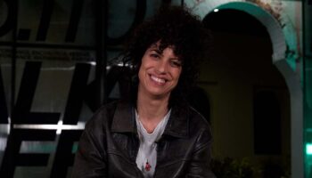 « NÔT » de Marlene Monteiro Freitas ajoute une nouvelle nuit aux « Mille et Une Nuits » - Critique sortie Avignon / 2025 Avignon Festival d’Avignon. Cour d’honneur du Palais des papes