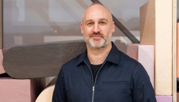 Matthias Tronqual, directeur de la Scène nationale de l’Essonne, présente le projet Récits de jeunesse : construire un futur en commun - Critique sortie  Avignon