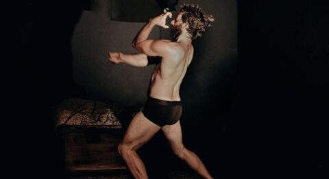 « La Métamorphose », une version puissante et resserrée du chef d’œuvre de Kafka par Stéphanie Slimani. - Critique sortie Avignon / 2025 Avignon Avignon off. Théâtre Transversal