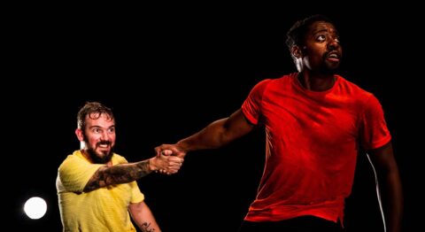 Laurance Henry explore la naissance du langage dans « mOts premiers ». - Critique sortie Avignon / 2025 Avignon Avignon Off. Le Totem