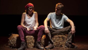 « Nourrir l’humanité c’est un métier » de la compagnie Adoc met en lumière les agriculteurs menacés. - Critique sortie Avignon / 2025 Avignon Avignon Off. Théâtre du Train Bleu