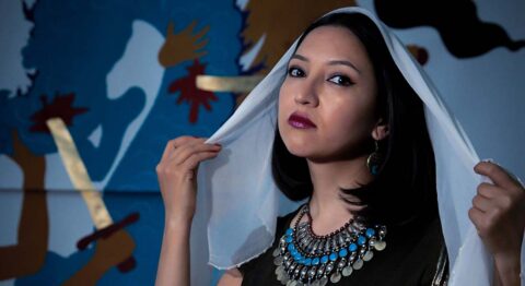 « One’s own room Inside Kabul », de Caroline Gillet et Kubra Kadhemi, donne voix et espace aux femmes afghanes. - Critique sortie Avignon / 2025 Avignon Festival d’Avignon. Cloître Saint-Louis