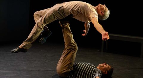 Maria Clara Villa Lobos, entre classique et hip-hop dans « Pedros, portraits croisés d’un père et son fils ». - Critique sortie Avignon / 2025 Avignon Avignon Off. La Manufacture / Château de Saint-Chamand