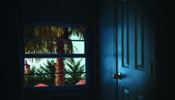 Florian Sitbon nous immerge dans le milieu cruel de l’art contemporain avec « Piscine (pas d’eau) ». - Critique sortie Avignon / 2025 Avignon Avignon off. Théâtre Transversal