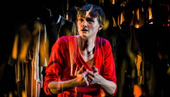 « La Sœur de Jésus-Christ » d’Oscar de Summa traverse le patriarcat avec la rage d’un western poétique. - Critique sortie Avignon / 2025 Avignon Avignon Off. Théâtre des Doms