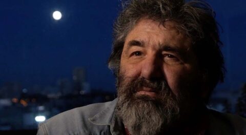 « Solitude d’un ange gardien », le récit plein d’humanité d’un gardien d’immeuble par Séverine Vincent. - Critique sortie Avignon / 2025 Avignon Avignon Off. Théâtre de L’Oriflamme