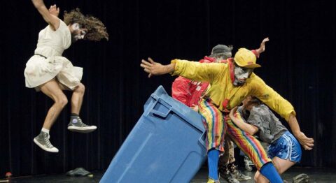 « Stek » ou l’espace trash et étrange où l’Intrepidus Squad déploie toute sa folie. - Critique sortie Avignon / 2025 Avignon Avignon Off. La Factory