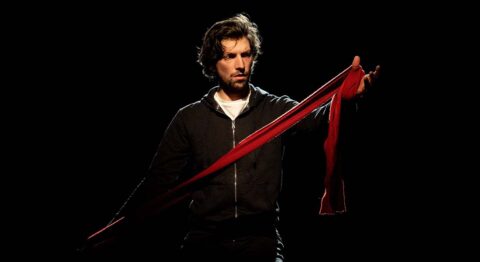 Avec « Telle est la question », Cédric Daniélo sonde l’âme du théâtre. - Critique sortie Avignon / 2025 Avignon Avignon Off. Albatros Théâtre