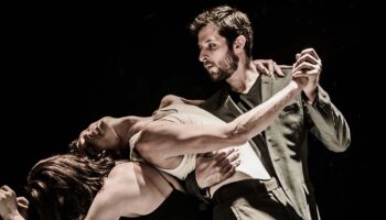 Ariane Liautaud déploie un tango contemporain audacieux avec « Tres son Multitud ». - Critique sortie Avignon / 2025 Avignon Avignon Off. Théâtre Golovine