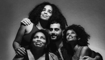 Ali Chahrour donne la parole aux travailleuses invisibles du Liban dans « When I Saw the Sea » - Critique sortie Avignon / 2025 Avignon Festival d’Avignon. La Fabrica