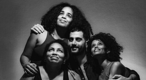 Ali Chahrour donne la parole aux travailleuses invisibles du Liban dans « When I Saw the Sea » - Critique sortie Avignon / 2025 Avignon Festival d’Avignon. La Fabrica