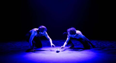 Carpe Rythmum réinvente la claquette avec « XPM », un duo entre danse et poésie. - Critique sortie Avignon / 2025 Avignon Avignon Off. Théâtre Golovine