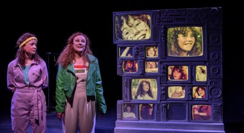 Philippe Calvario met en scène « J’aurai 14 ans toute ma vie » avec Sheila O’Connor, le bilan drôle et touchant d’une vie marquée par le cinéma. - Critique sortie Avignon / 2025 Avignon Avignon Off. Essaïon Avignon