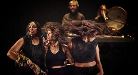 « Quand j’ai vu la mer » d’Ali Chahrour : un récit poignant. - Critique sortie Avignon / 2025 Avignon Avignon In. La FabricA