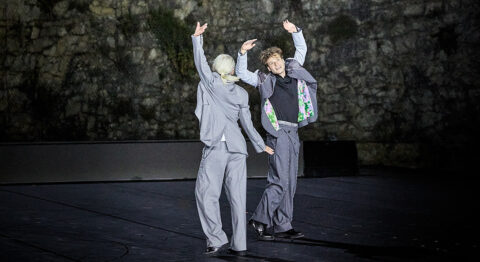 Anne Teresa de Keersmaeker et Solal Mariotte présentent « BREL » une réflexion profonde sur le temps qui passe, la vieillesse, la mort, et les fracas du monde - Critique sortie Avignon / 2025 Festival d’Avignon. Carrière Boulbon