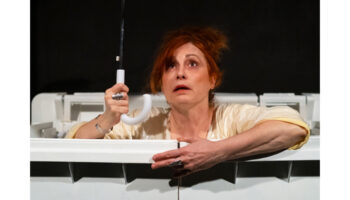 Sarah Pèpe présente l’excellent « Croî(t)re ? », un éloge à la désobéissance civile et à la liberté du langage - Critique sortie Avignon / 2025 Avignon Théâtre des Lila's