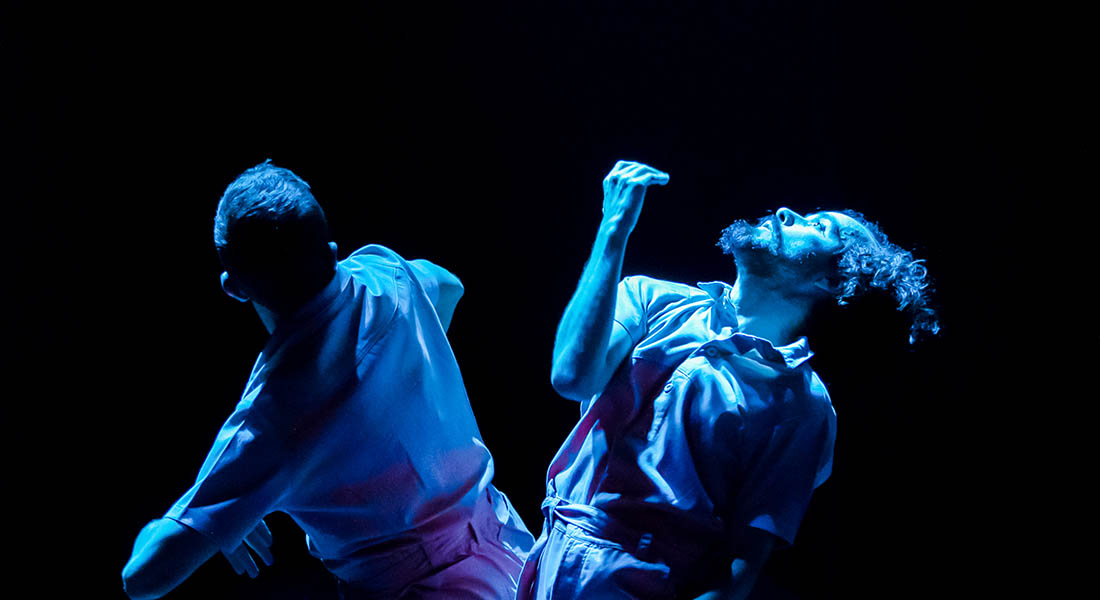 Le Brésilien Daniel Calvet signe une « Dança Boba » drolatique, dans une mise en scène du corps à la sauce pastiche. - Critique sortie Avignon / 2025 Avignon Avignon Off. Les Théâtre 3S Le Quatre