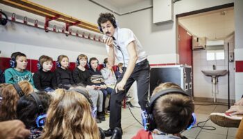 Les Tréteaux de France présentent « F.A.I.L. », un spectacle-jeu immersif et interactif où qui perd gagne. - Critique sortie Avignon / 2025 Avignon Avignon Off. Le Totem – Scène Conventionnée Art