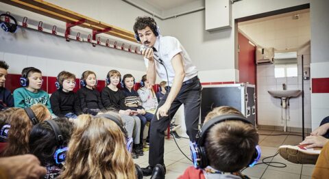 Les Tréteaux de France présentent « F.A.I.L. », un spectacle-jeu immersif et interactif où qui perd gagne. - Critique sortie Avignon / 2025 Avignon Avignon Off. Le Totem – Scène Conventionnée Art