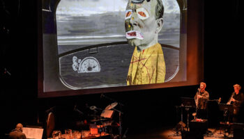 Avec « Surréaliste ! », l’Ensemble Orchestral Contemporain offre un ciné-concert aussi jubilatoire que créatif. - Critique sortie Avignon / 2025 Avignon Avignon Off. Collection Lambert