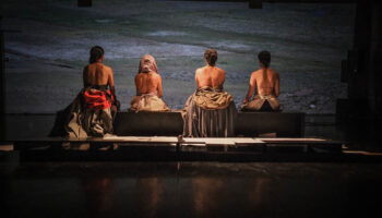 Selma & Sofiane Ouissi au plus proche du geste artisanal dans « Laaroussa Quartet » : la beauté du geste au risque de l’épuisement. - Critique sortie Avignon / 2025 Avignon Festival d’Avignon. La Fabrica