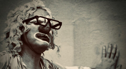 Ludor Citrik reprend son « Nuancier clown » : une clown-férence aussi désopilante qu’intelligente - Critique sortie Avignon / 2025 Avignon Avignon Off. La Factory - 5-Collège Vernet