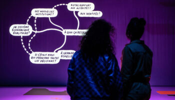 « Ouverture des hostilités » : Marie Devroux cultive les affects joyeux de la bifurcation qui vient - Critique sortie Avignon / 2025 Avignon Avignon Off. Théâtre des Doms