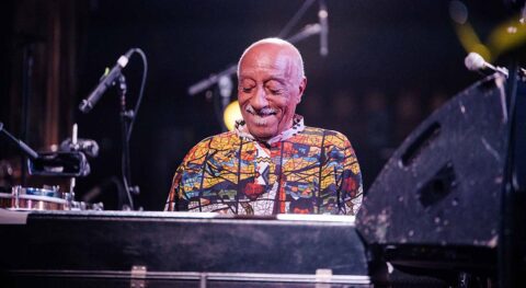 Le maître Mulatu Astatke est de retour - Critique sortie Jazz / Musiques Paris Salle Pleyel