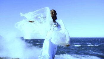 Célia Kameni, une artiste aux influences nombreuses - Critique sortie Jazz / Musiques Paris Club Les Étoiles