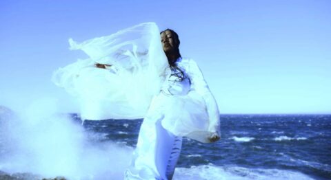 Célia Kameni, une artiste aux influences nombreuses - Critique sortie Jazz / Musiques Paris Club Les Étoiles