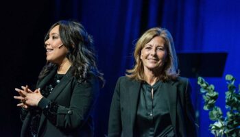 Grand ReporTERRE #10 réunit la metteure en scène Laëtitia Guédon et la journaliste Claire Chazal - Critique sortie Théâtre Paris Les Plateaux Sauvages