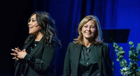 Grand ReporTERRE #10 réunit la metteure en scène Laëtitia Guédon et la journaliste Claire Chazal - Critique sortie Théâtre Paris Les Plateaux Sauvages