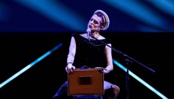 Avec « Vaslav », Olivier Normand donne son autonomie à son avatar travesti - Critique sortie Théâtre Paris Théâtre du Rond-Point