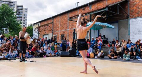 « Growing Piece”, la danse quasi-végétale de Madeleine Fournier - Critique sortie Danse Paris Atelier de Paris / CDCN