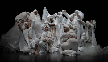 Lia Rodrigues nous saisit avec « Borda », pièce puissante aux frontières des métamorphoses de l’humain - Critique sortie Danse