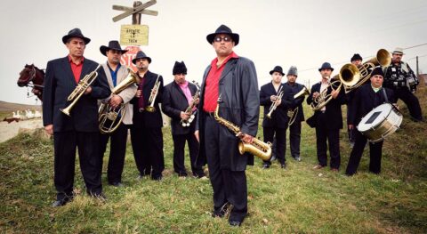 La Fanfare Ciocarlia a le sens de la fête - Critique sortie Jazz / Musiques Paris Le Trianon