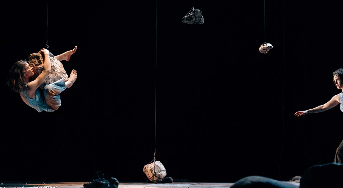 « Le Bruit des Pierres » du collectif Maison Courbe - Critique sortie Cirque Paris
