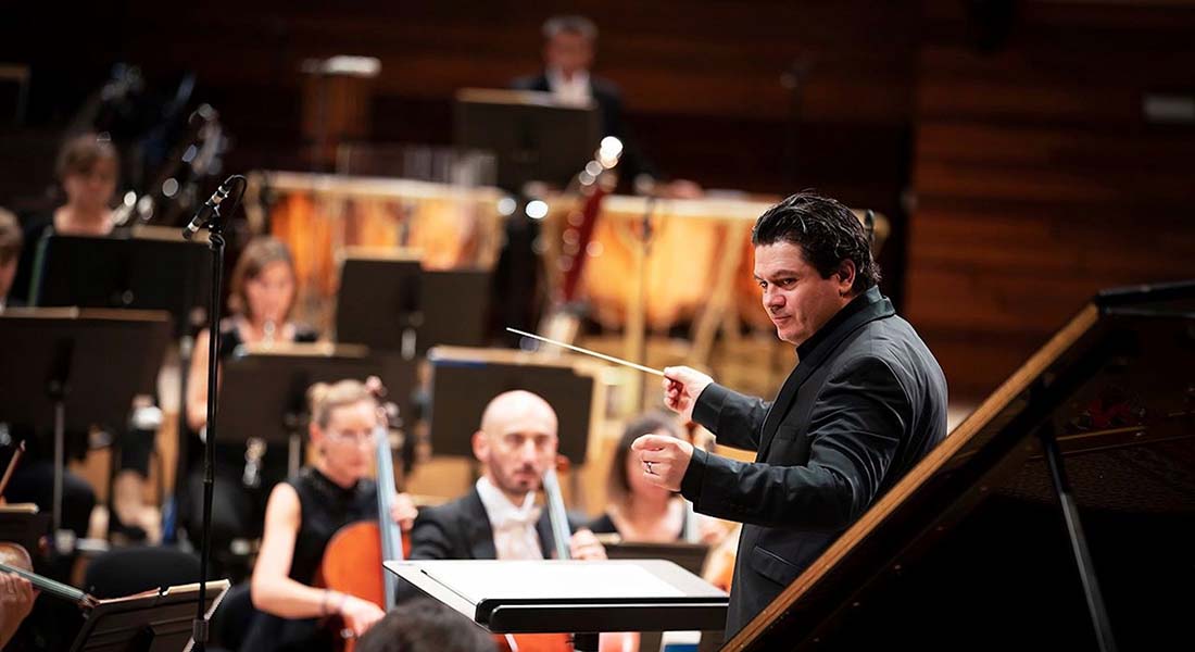 Cristian Măcelaru et l’Orchestre national de France - Critique sortie Classique / Opéra Paris Théâtre des Champs-Élysées
