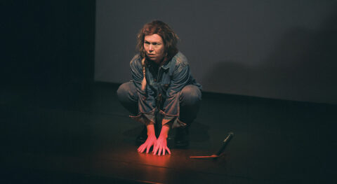 « Croire aux fauves » : Laure Werckmann adapte et interprète le récit autobiographique de l’anthropologue Nastassja Martin - Critique sortie Théâtre Colmar Comédie de Colmar