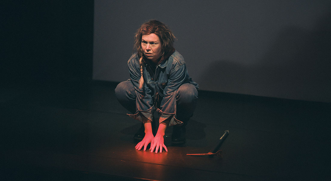 « Croire aux fauves » : Laure Werckmann adapte et interprète le récit autobiographique de l’anthropologue Nastassja Martin - Critique sortie Théâtre Colmar Comédie de Colmar