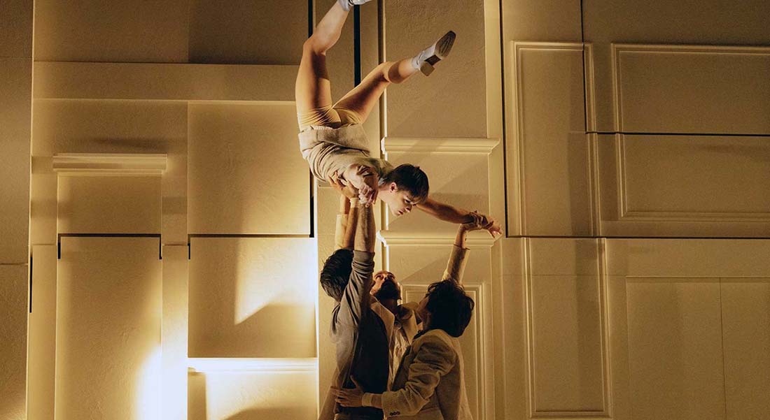 « Entre chiens et louves » de la cie Cirque Le Roux - Critique sortie Cirque Auch