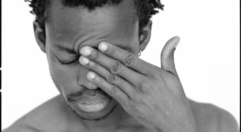 « Profanations » de Faustin Linyekula, quand l’art devient un champ de bataille - Critique sortie Danse Paris Chaillot - Théâtre national de la danse