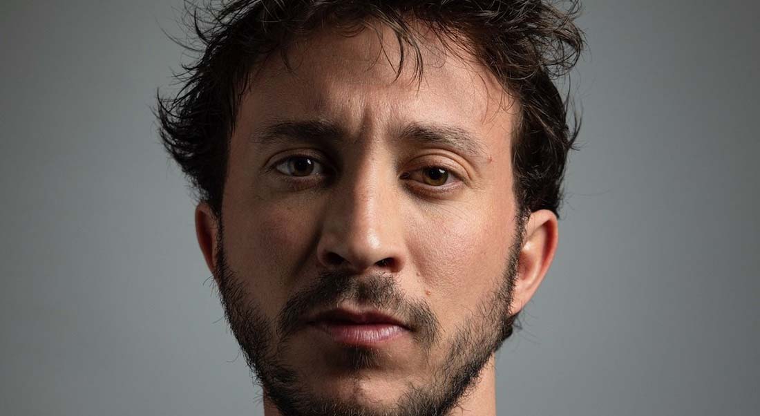 Maurin Ollès met en scène « Hautes Perchées », un texte qui interroge la prise en charge des marginalités par les services publics - Critique sortie  Marseille La Criée - Théâtre National de Marseille