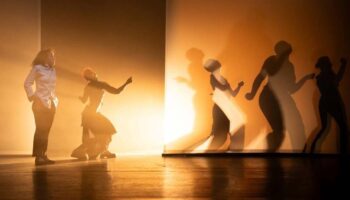 « Stuck » de Mounia Nassangar, le corps en résistance - Critique sortie Danse Saint-Quentin-en-Yvelines Théâtre de Saint-Quentin-en-Yvelines