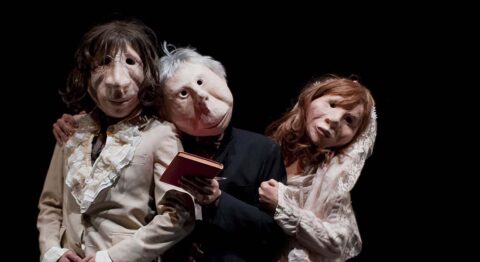 Sous la direction d’Iñaki Rikarte, le Kulunka Teatro propose avec « André y Dorine » un théâtre de masques puissant et poétique - Critique sortie Théâtre Meudon Centre d’art et de culture de Meudon