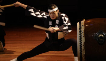 le collectif de taïko japonais Kodo est de retour pour présenter « Luminance » - Critique sortie Jazz / Musiques Salle Pleyel