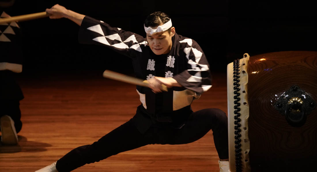 le collectif de taïko japonais Kodo est de retour pour présenter « Luminance » - Critique sortie Jazz / Musiques Salle Pleyel